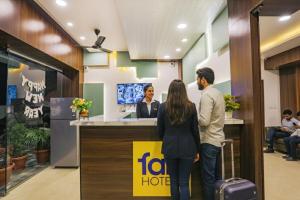 FabHotel Royal Stay - Beltarodi