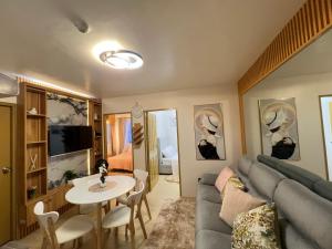 Bright & Cozy 2BR - Sea view at Marina Spatial