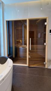 World Class 6 BDR Villa In Signature Palm