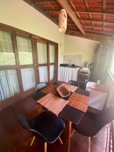 Flat Iansã Condomínio beira-mar Varanda Piscina.