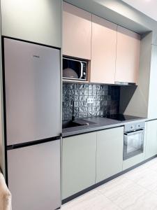 Sky Escape - Private Parking, Kingsize Bed