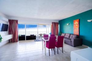 Stylish Seaside Apartment with Coastal Elegance SV11