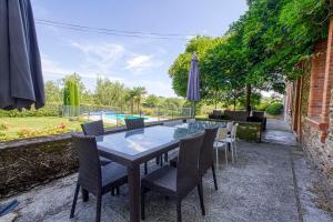 Gîte le chant des tournesols piscine chauffée
