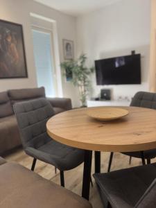 Green Apartment with Parking