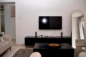 Bomani -2 Tom Mboya Apartment