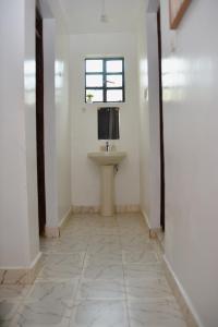 Bomani -2 Tom Mboya Apartment