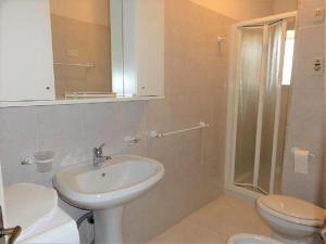 Central flat with terrace and parking