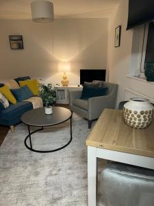 New homely studio free parking near Kingston