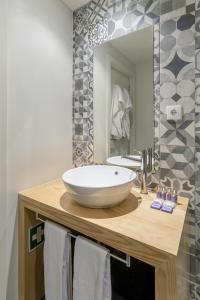 Charming City Centre Studio near Aliados - Inside Porto Apartments "Pinheiro"