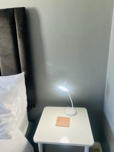 Entire Modern, Secure & Central Flat in Milnerton