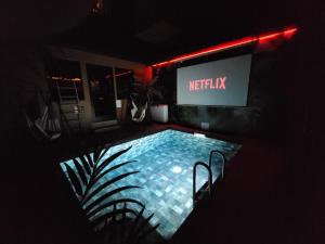 Sanctuaire dAphrodite Piscine cinéma & spa