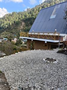 the clifton chapter tirthan