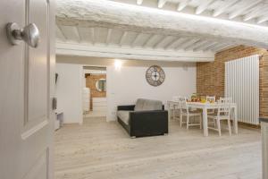 GuestHost - Casa di Alice - Elegance in the Centre