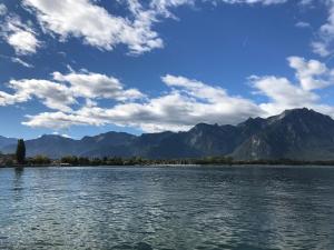 beau T1 30 résidence sécurisée proche centre ville parking privé wifi