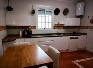 Chalet de Lujo con Piscina Privada cerca de Sevilla