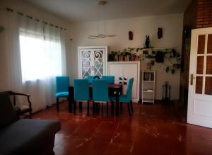 Chalet de Lujo con Piscina Privada cerca de Sevilla