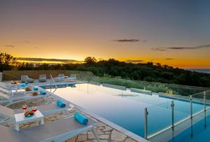 Family Villa Portes with panoramic view!