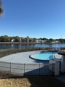 Waterfront Retreat in Tampa 2B2B with River Views