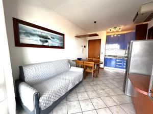 Flat with terrace in residence 50m from the sea