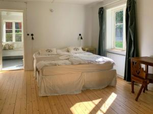 Historic Appartment By Mörrum River With Private Pier