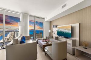 Stunning 1BR Apt With Ocean View Balcony