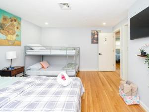Cozy & Private 4BR Randolph Home - Near I-93 & Route - Pet-Friendly 17