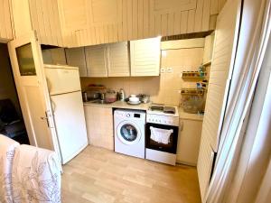 Comedy Theatre apartments