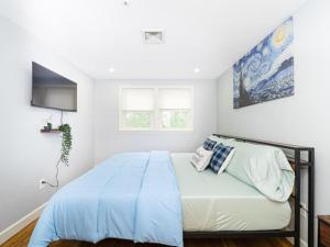 Cozy & Private 4BR Randolph Home - Near I-93 & Route - Pet-Friendly 17