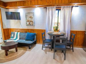 Bonsai rentals - West Bay Private Rooms