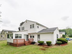 Cozy & Private 4BR Randolph Home - Near I-93 & Route - Pet-Friendly 17