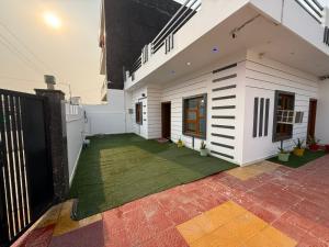 The Havenwood Inn, Luxury Villa with Park View