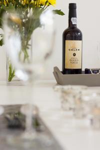 Charming Apartments in Historic Centre - Inside Porto Apartments "Flores"