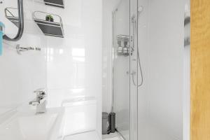 Elegant 2 Bed and 3 Bath Apt in the Heart of Covent Garden ZONE 1