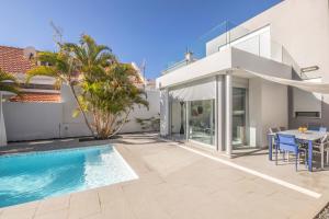 Villa with swimming pool in Pasito Blanco T4