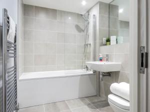 Tudors eSuites JQ Apartments Two Bedrooms - 37J