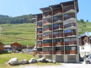 Studio moderne, centre station, terrasse sud, animaux admis - FR-1-516-194
