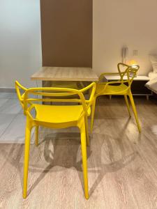 VITRa VISTA A LA CIUDAD ILUMINACION COMODIDAD