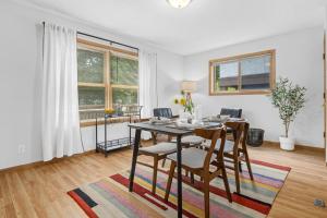 Family & Group Stay with Game Room Garage