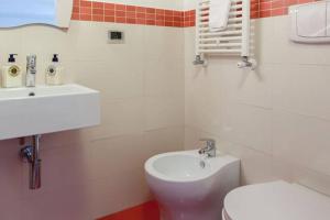 Chambre Double ou Lits Jumeaux avec Salle de Bains Privative