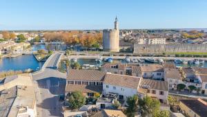Hôtel La Maison des Croisades - Au pied des Remparts