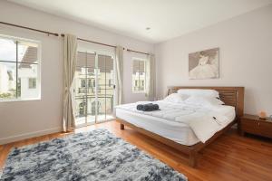 Modern 3BR Rama Mansion Near Airport plus Amenities