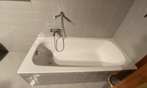 Redhouse Bergamo - Trendy Modern Open Space con Box vicino Leolandia e autostrada Milano