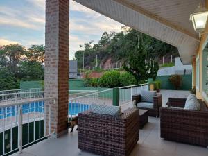 Represa de Igaratá Yellow House