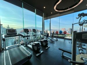 1 Bed 1 Bath - Serviced Apartment Near City Center With Rooftop Pool and Gym