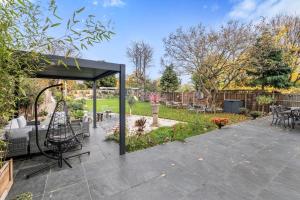 Heritage Look, Luxury Feel - London Family House