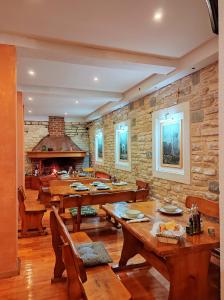 Apartments and pansion M&R