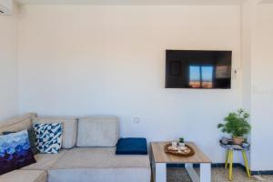 Sun and Sea - Perfect stay next to the airport