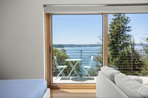 Lake Bracciano Villa With Private Beach