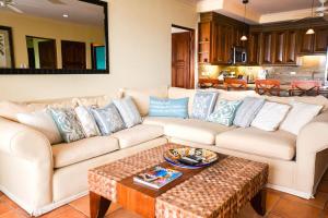 Elegant 3BR Beachfront Condo with Spacious Interior, Ocean-View Terrace & Direct Access to Playa Flamingo