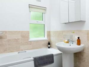 Merley Woodland Signature 2 Lodge with Hot Tub